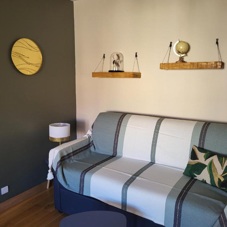 Superbe T2 en centre ville au calme à deux pas du marché - Appartement 2 Chambres - 13