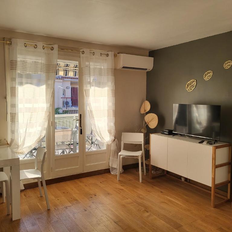 Superbe T2 en centre ville au calme à deux pas du marché - Appartement 2 Chambres - 10