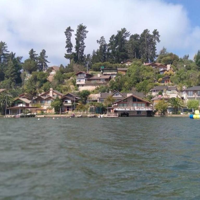 Hermosa cabaña con vista al lago Vichuquén - Three-Bedroom House - 40