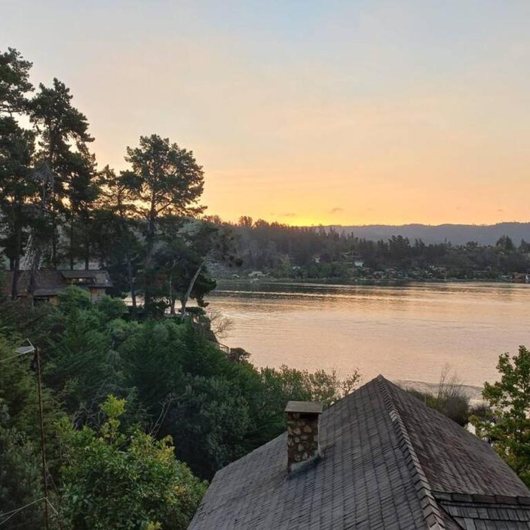 Hermosa cabaña con vista al lago Vichuquén - Three-Bedroom House - 43