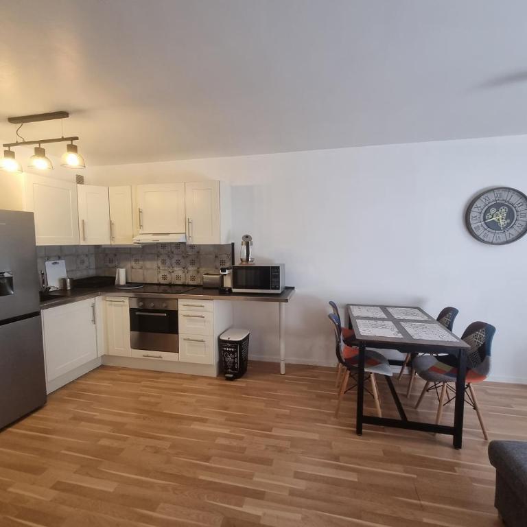 Appartement T2 45 M2 Meublé 3 étoiles tout confort hyper centre de Dax - Appartement 1 Chambre - 4
