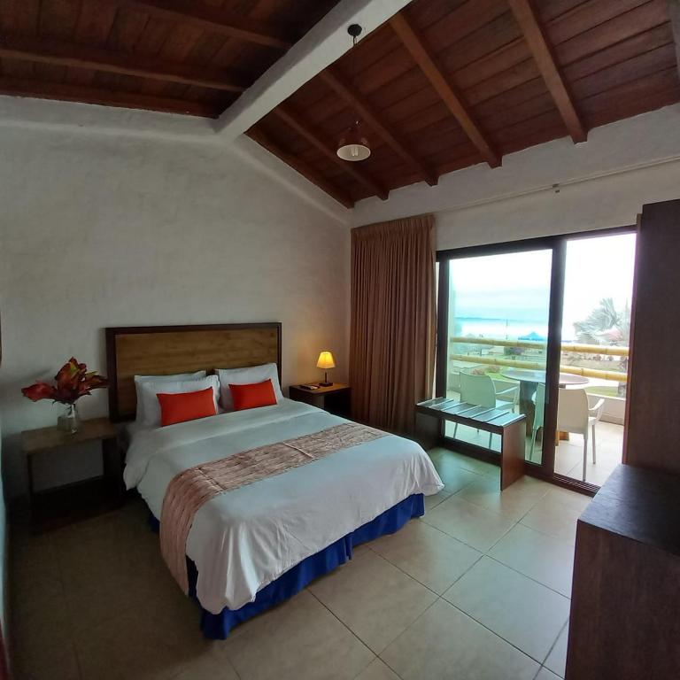 Howard Johnson by Wyndham Montañita - 1 Queen Bed and Sofa Bed, Junior Suite, Ocean View, Non-Smoking - 2