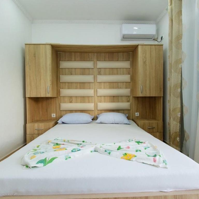 Flori Apartments - Porodična Dvokrevetna Soba sa Bračnim Krevetom - 4