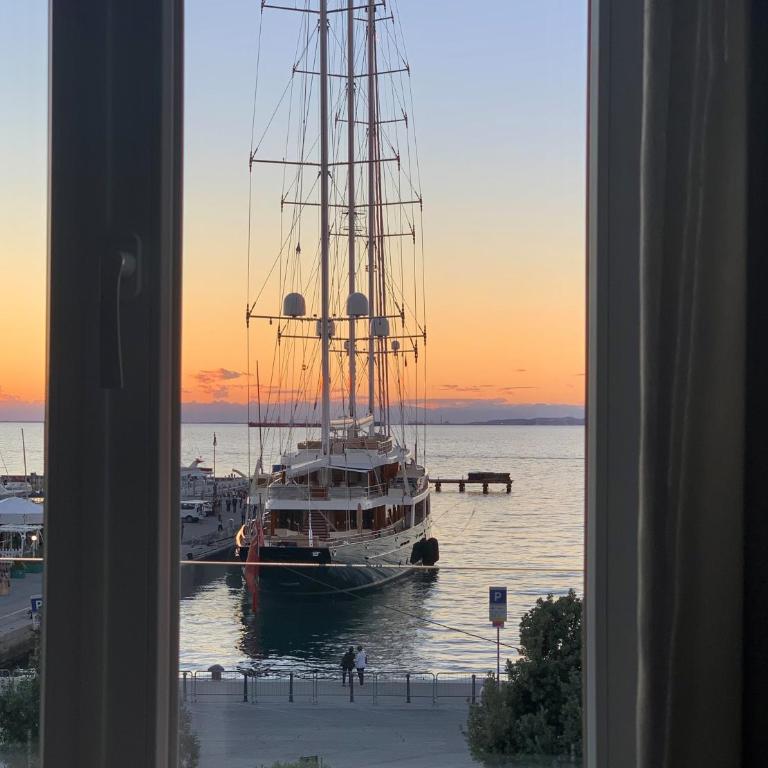 Five Flowers Guest House - Camera Matrimoniale con Vista Mare - 4