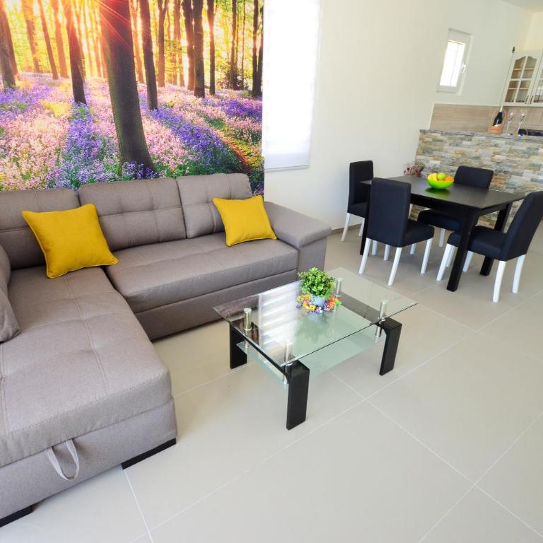 Four Seasons Apartments - Apartment with Sea View - 10