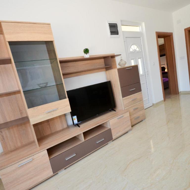 Four Seasons Apartments - Deluxe Apartment - 12