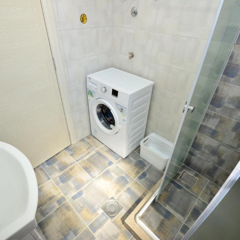 Four Seasons Apartments - Superior Apartment - 13