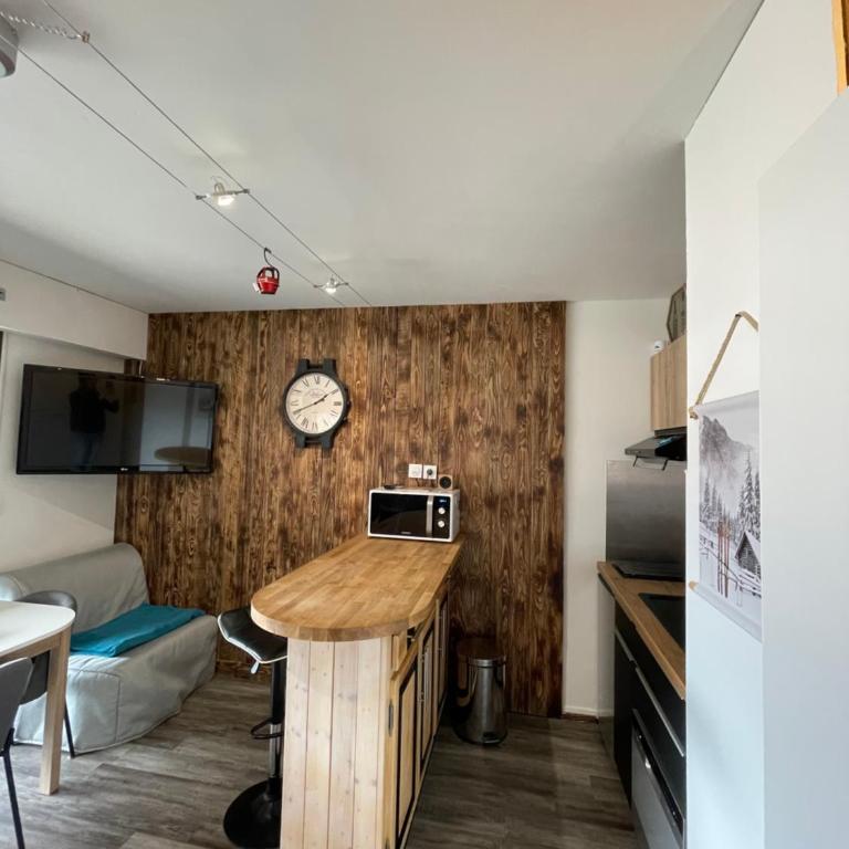 Superbe studio de montagne entièrement rénové - Two-Bedroom Apartment - 5