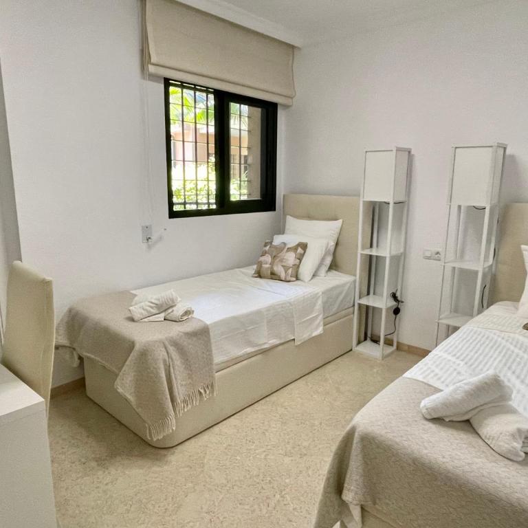 Royal Pearl Marbella - Two-Bedroom Apartment - 6
