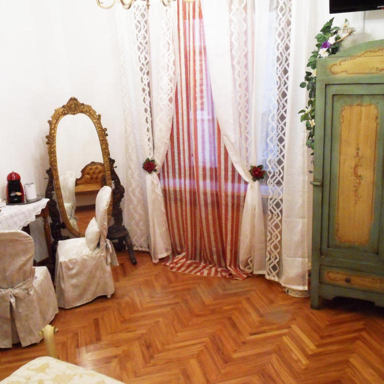 Art&Coffee - Double Room with Private External Bathroom - 14