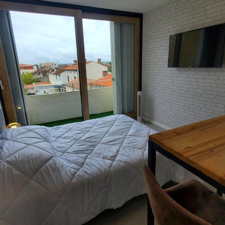 Studio avec balcon, vue sur jardins et cathédrale - One-Bedroom Apartment - 4