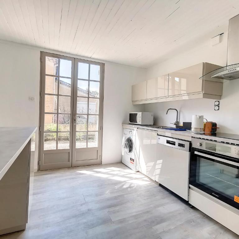 Gites Partage des Eaux L'isle sur la Sorgue - Two-Bedroom Apartment - 6
