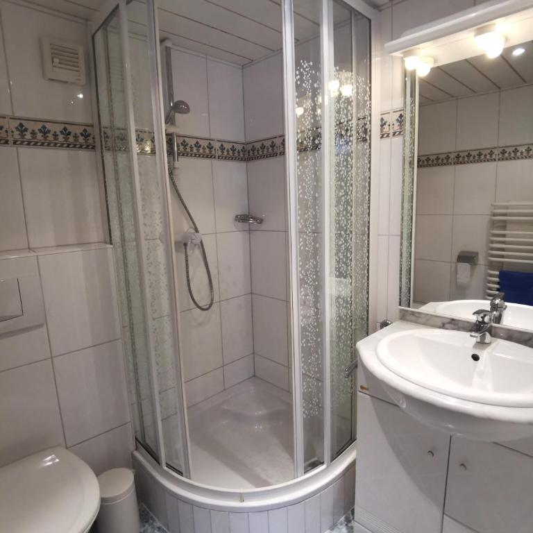 Haus am Bach - Apartment mit 1 Schlafzimmer und Dusche - 9
