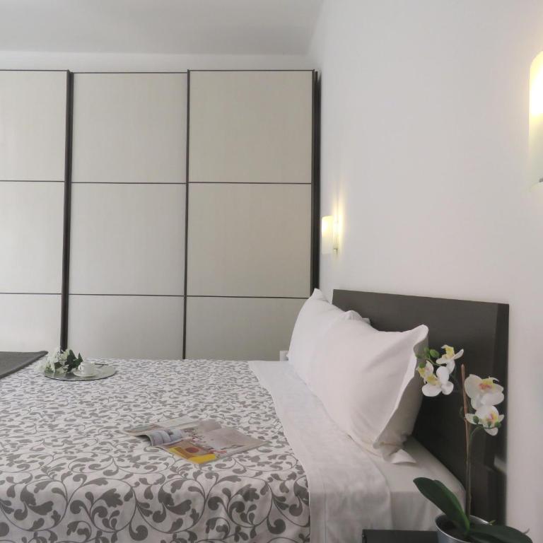 Pasubio Apartment - One-Bedroom Apartment - 11
