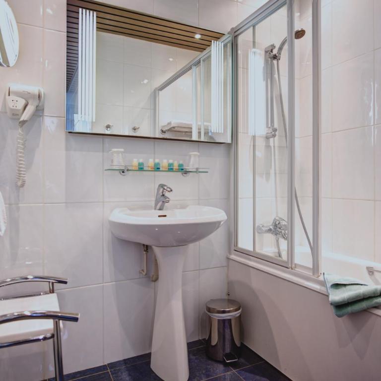 Hôtel Du Midi Paris Montparnasse - Chambre Triple Supérieure - 7