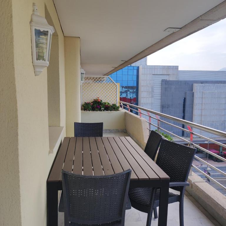 HomelyStay - Marbella, Marina Banus - Two-Bedroom Apartment - 13