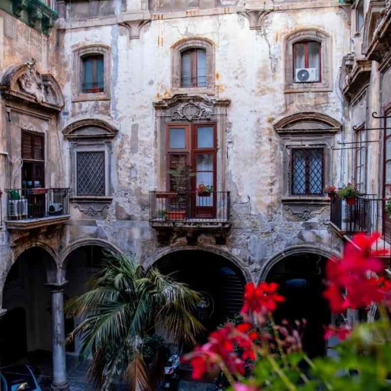 Ballaro' Hotel - Budget Room - Camera Matrimoniale con Balcone - 15
