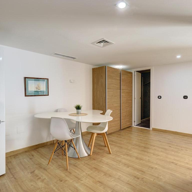 Modern independent studio apt in luxury villa - Apartamento de 1 dormitorio - 8