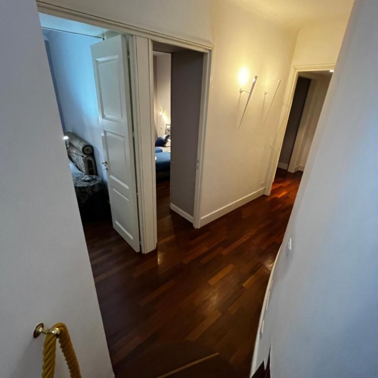 Luxury House Belle Arti Rome City Center - Camera King con Vasca Idromassaggio - 9