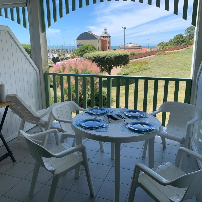 Vue mer, superbe appartement avec terrasse! - Apartment mit 2 Schlafzimmern - 9