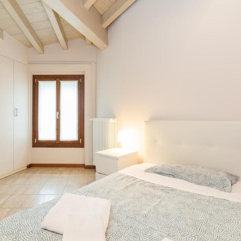 Trilocale Rua Sovera 85 - F&L Aparment - Appartamento con 2 Camere da Letto - 26