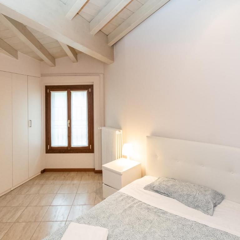 Trilocale Rua Sovera 85 - F&L Aparment - Appartamento con 2 Camere da Letto - 25