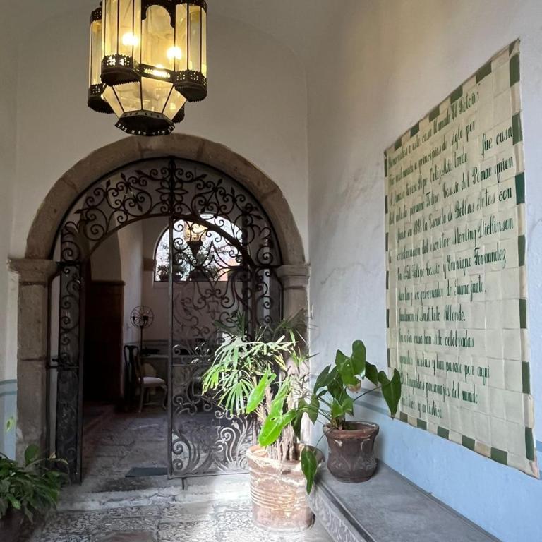 Cousy Condo in the historic center of San Miguel de Allende, incredible view, pool, BBQ, 3 blocks from the main parish - Apartamento de 2 dormitorios - 62