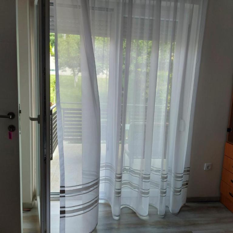 Apartmani MALINA - Porodična Soba sa Terasom - 1