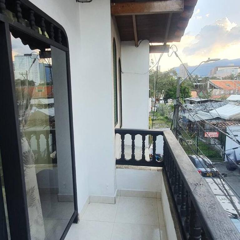 central apartamento al lado del polideportivo sur de envigado - Three-Bedroom Apartment - 32