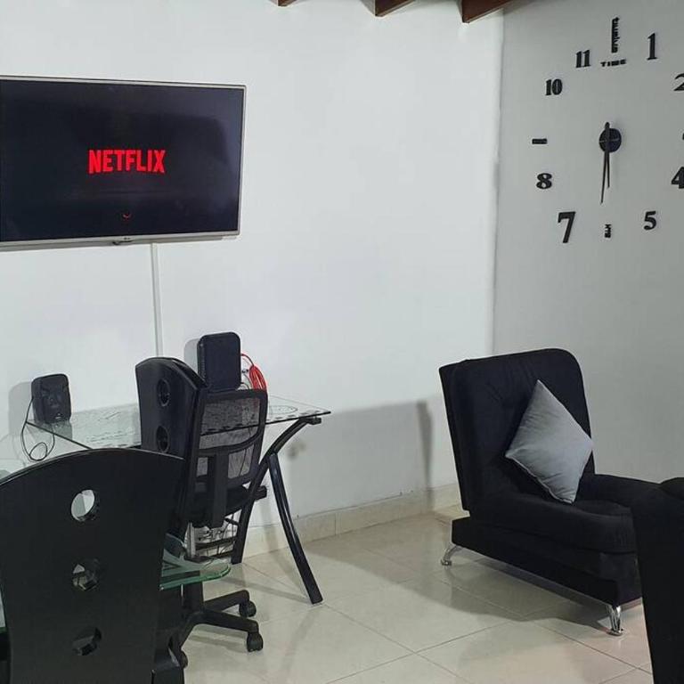 central apartamento al lado del polideportivo sur de envigado - Three-Bedroom Apartment - 42