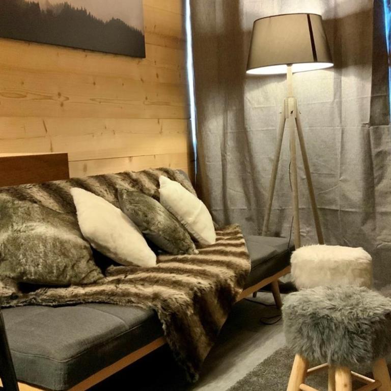 Appartement Rénové à Val Thorens - 4 Pers, 1 Ch + Cabine, Wifi, Skis aux Pieds, Balcon - FR-1-637-44 - Apartment - 1