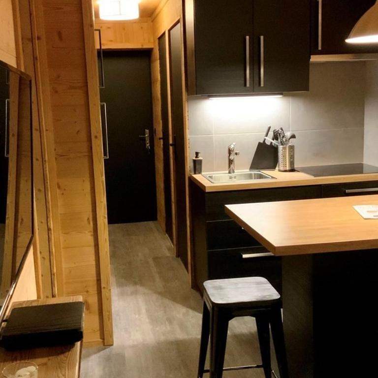 Appartement Rénové à Val Thorens - 4 Pers, 1 Ch + Cabine, Wifi, Skis aux Pieds, Balcon - FR-1-637-44 - Apartment - 3
