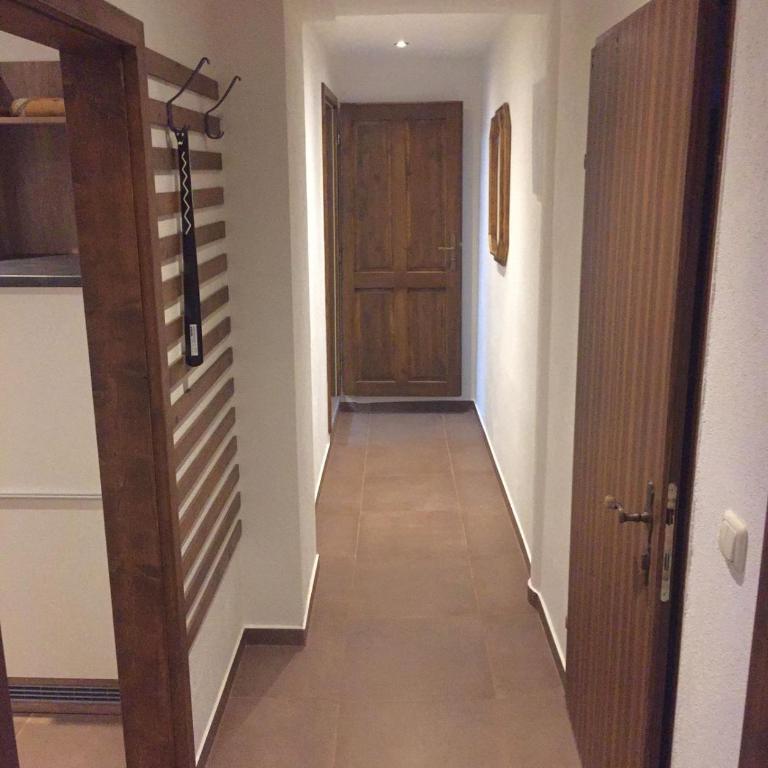 Tuxie Haus - Studio Apartment - 2