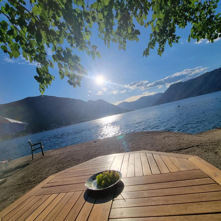 Lovely apartment on the seaside with free Wi-Fi - Apartman sa 1 Spavaćom Sobom - 8