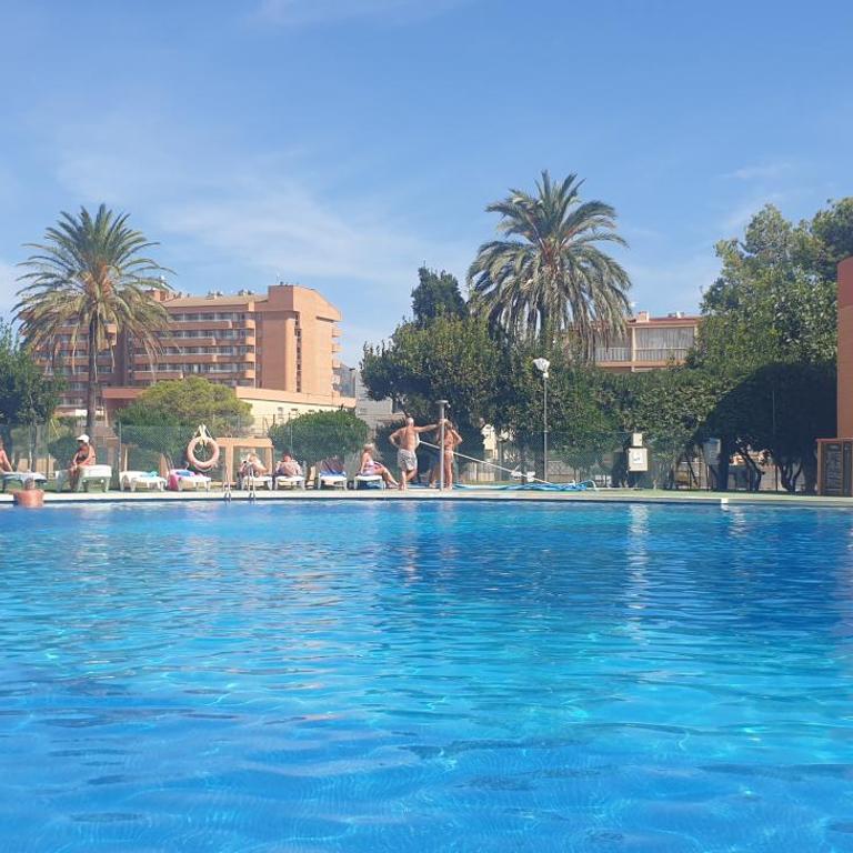 Estudio aire acondicionado 3 piscinas parking y wifi gratuitos - Apartamento de 1 dormitorio - 1