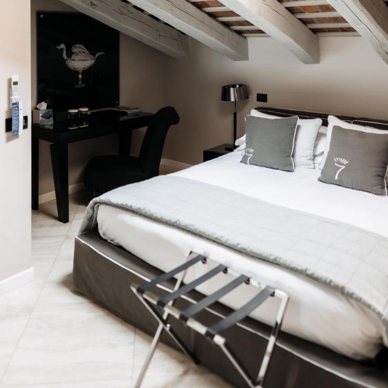 Seven Historical Suites - Executive One-Bedroom Suite - 17
