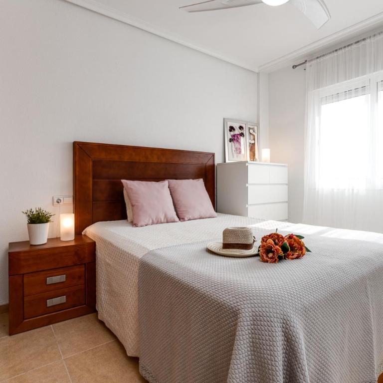 Sunny Casita, Torrevieja, Modern 2 Bed Top Floor Apartment - Two-Bedroom Apartment - 4