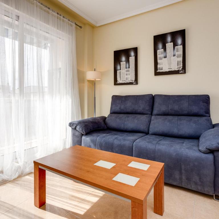 Sunny Casita, Torrevieja, Modern 2 Bed Top Floor Apartment - Two-Bedroom Apartment - 3