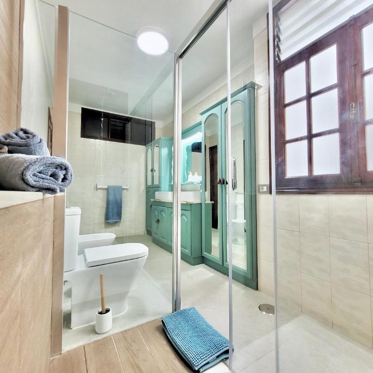 The Balcony House with FREE PARKING - Apartamento Deluxe - 29