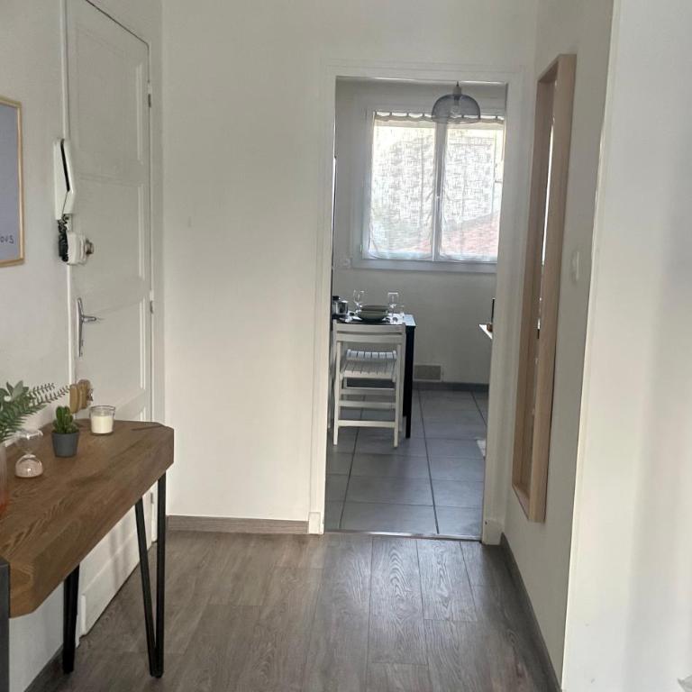 Appartement lumineux et traversant - Appartement 2 Chambres - 5