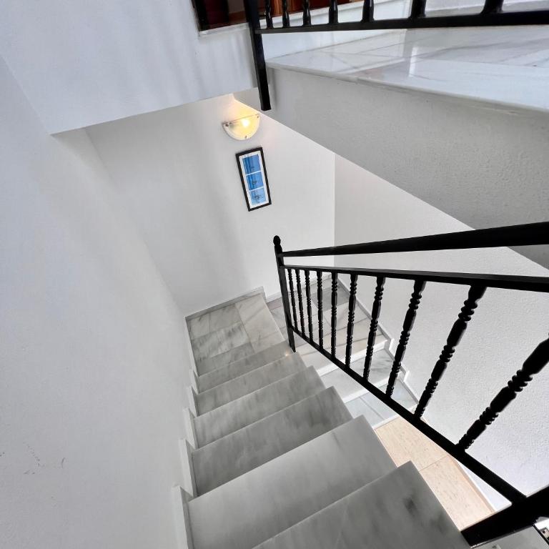 Calle canarias - Three-Bedroom Apartment - 5