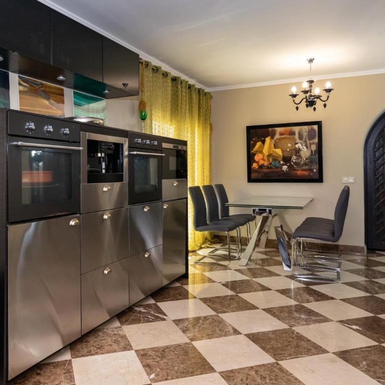 Villa in Puerto Cabopino - Villa - 18
