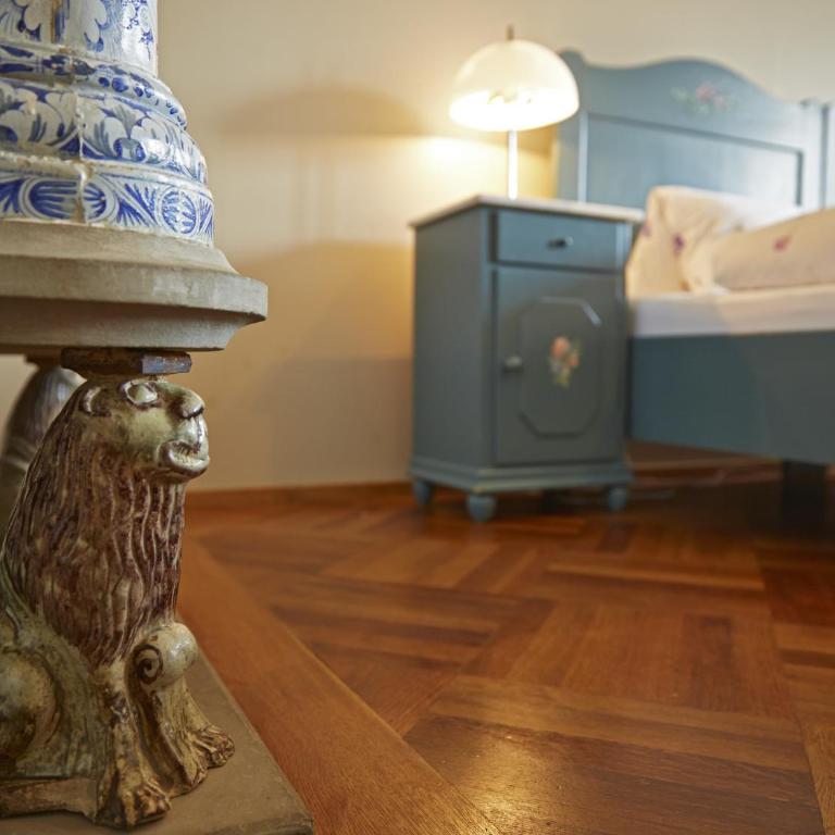 Hotel Chesa Spuondas - Family Room with Private External Bathroom and Balcony - 1