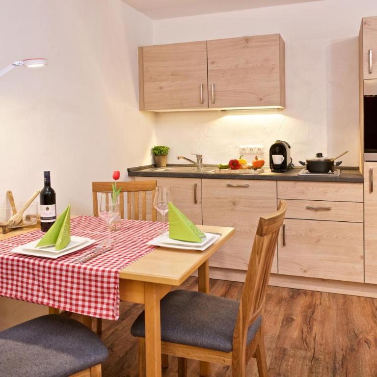 Ferienwohnungen am Schlossberg - Partner von Oberstaufen PLUS - Appartamento Monolocale con Balcone e Vista Montagna - 2