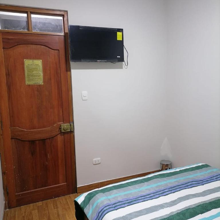 Hostal Pacífico Huánuco - Habitación Individual con baño privado - 2