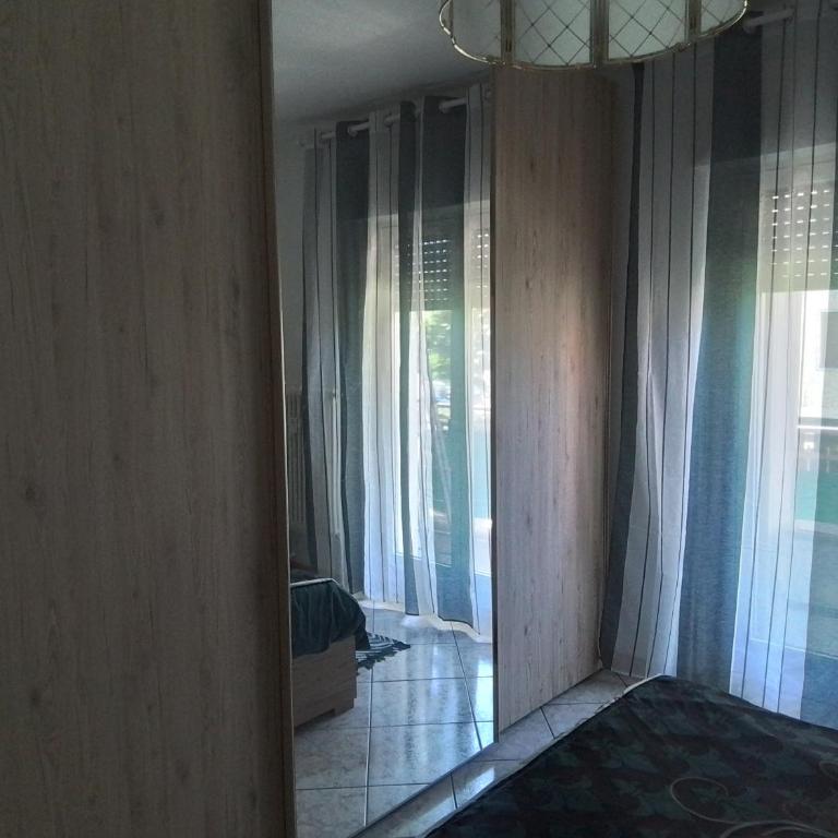 Casa di Max - private room in apartment with shared bathroom FREE PARKING - Camera Matrimoniale con Bagno in Comune - 2