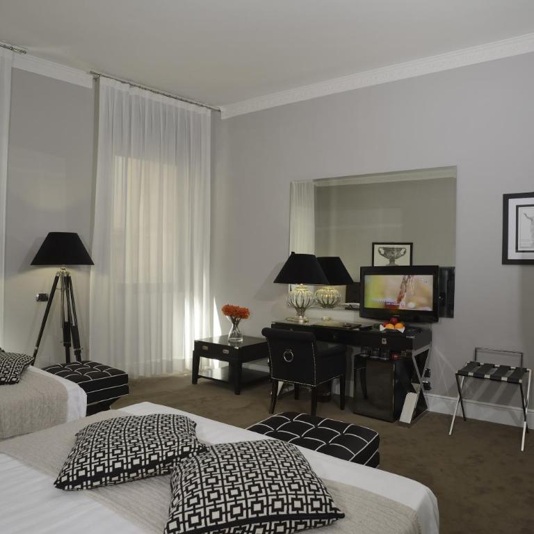 Hotel Roma - Classic Quadruple Room - 6