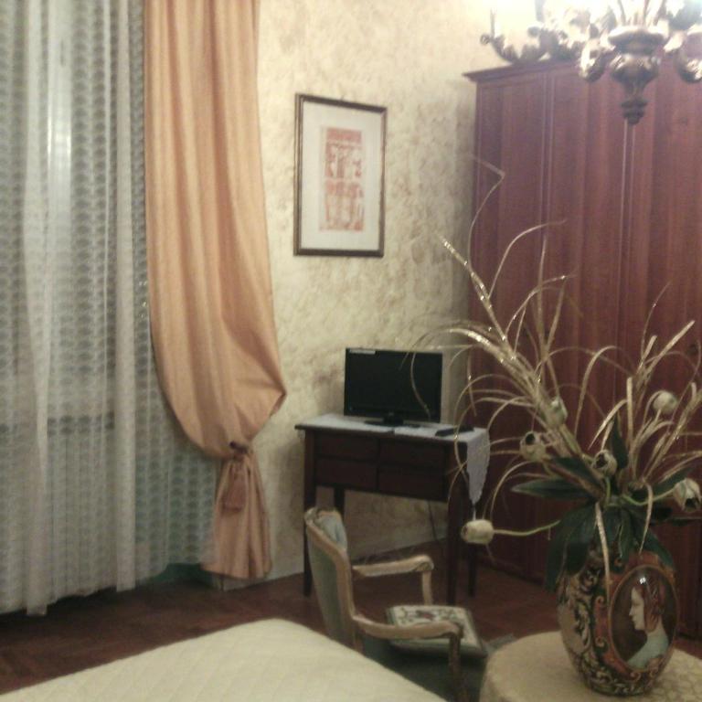 B&B Alle Piscine Verona - Camera Matrimoniale con Bagno Privato - 5