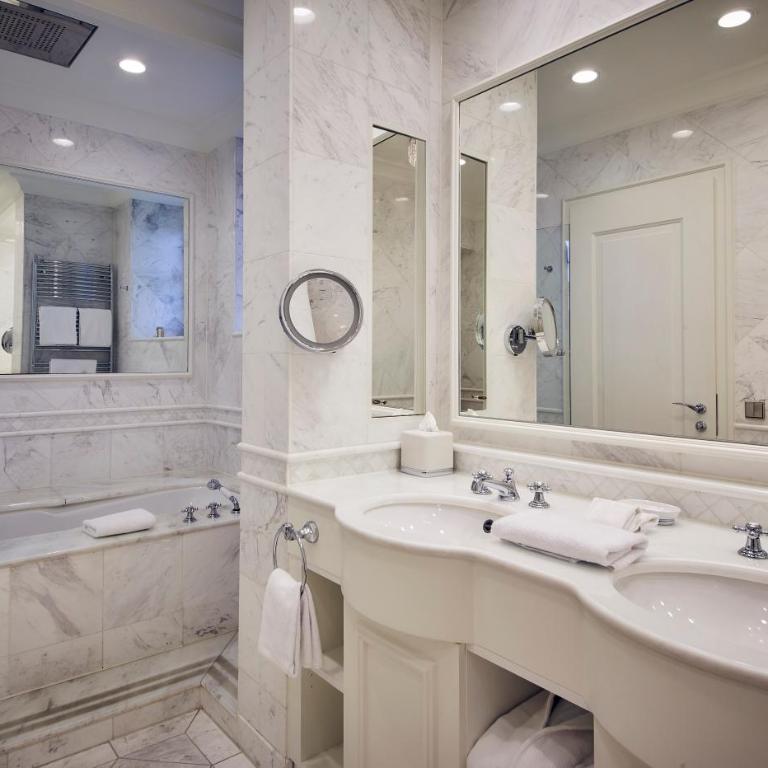 Falkensteiner Schlosshotel Velden – The Leading Hotels of the World - Suite mit Seeblick und Balkon - 6