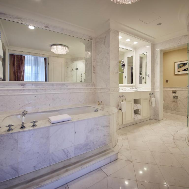 Falkensteiner Schlosshotel Velden – The Leading Hotels of the World - Schloss-Suite - 1